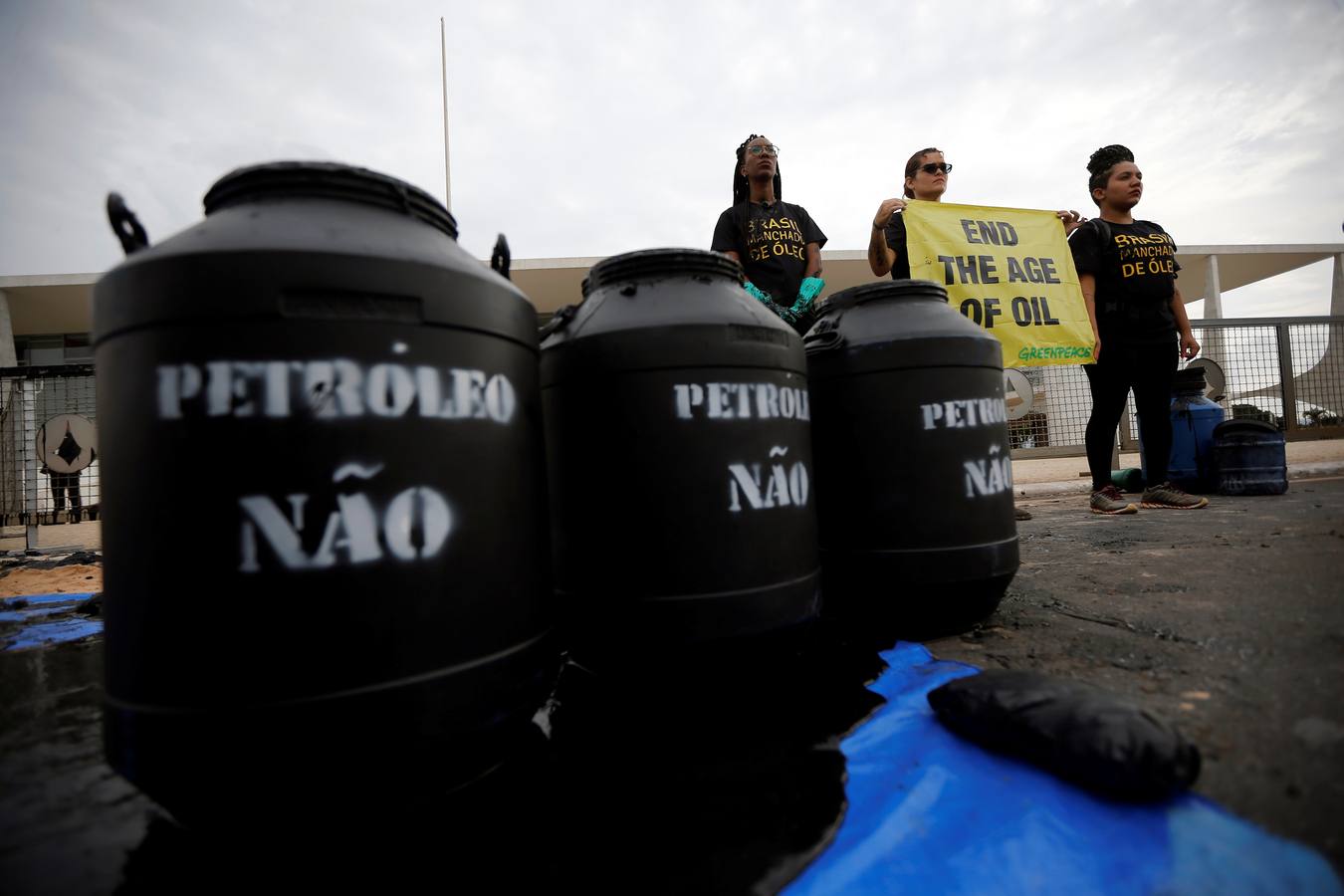 Fotos: Activistas de Greenpeace protestan contra las políticas ambientales del gobierno brasileño
