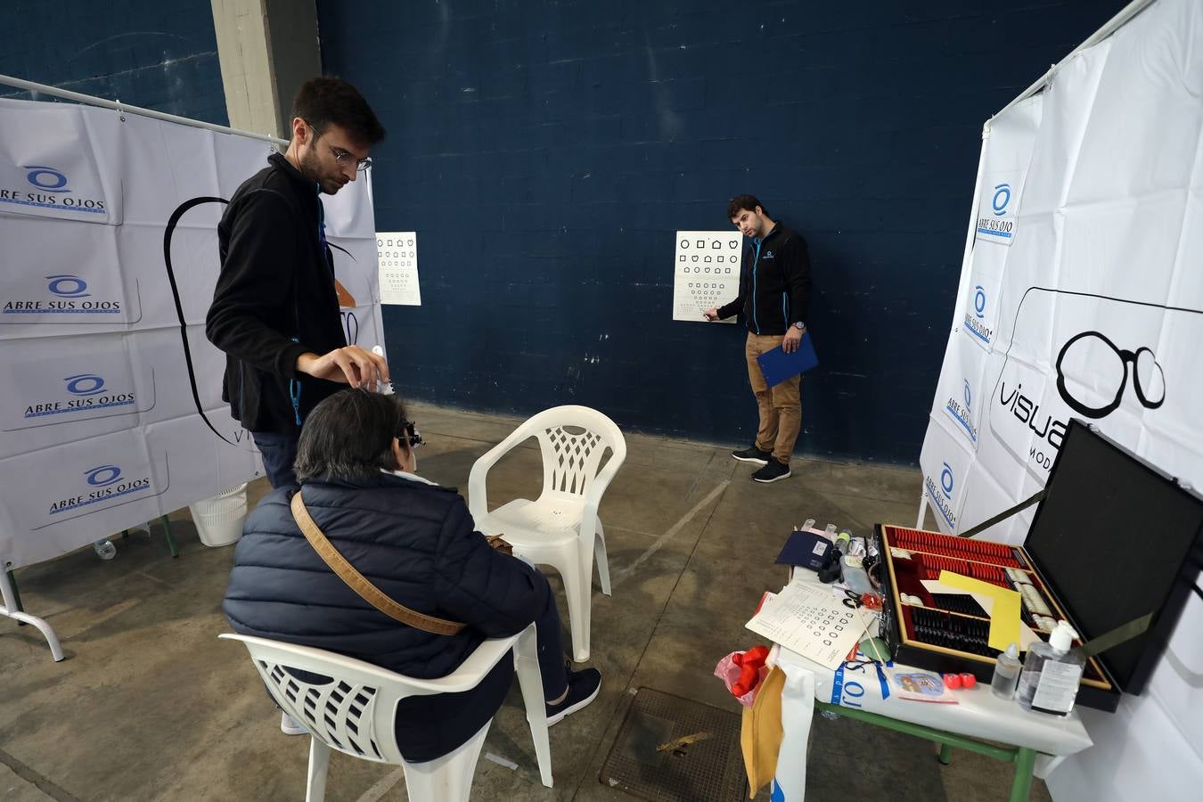 Fotos: Más de 700 personas se revisan la vista gratis en Ifeme