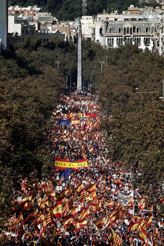 Fotos: Masiva marcha en Barcelona por la unidad de España