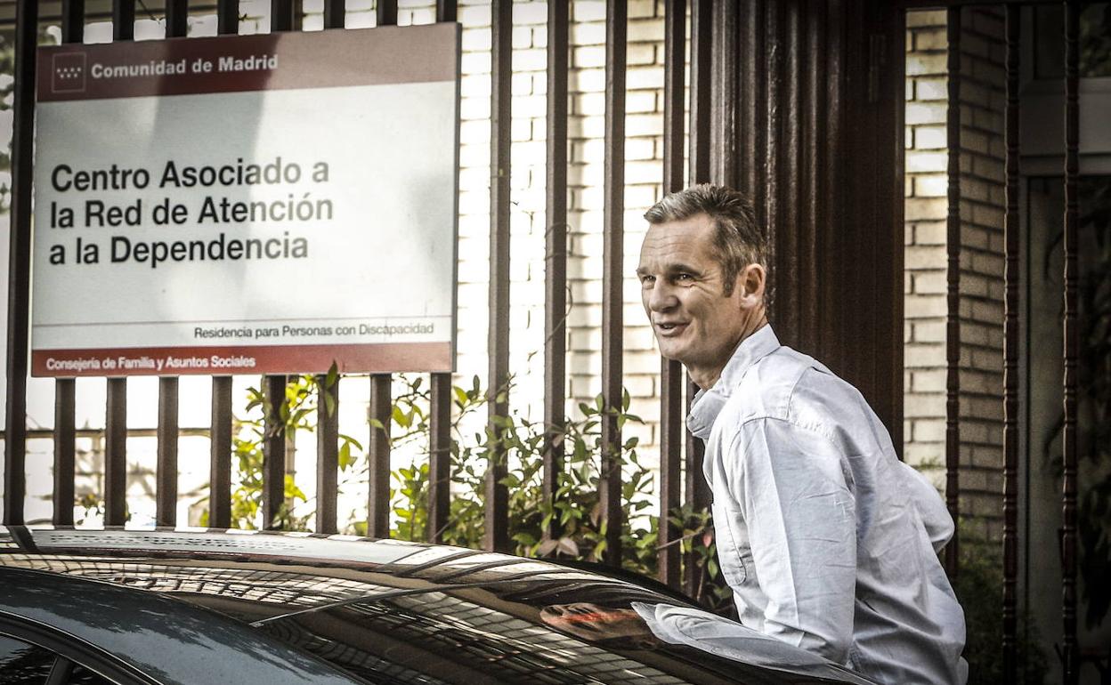 Iñaki Urdangarín, durante su primera salida de la prisión de Brieva (Ávila) para realizar trabajos como voluntario.