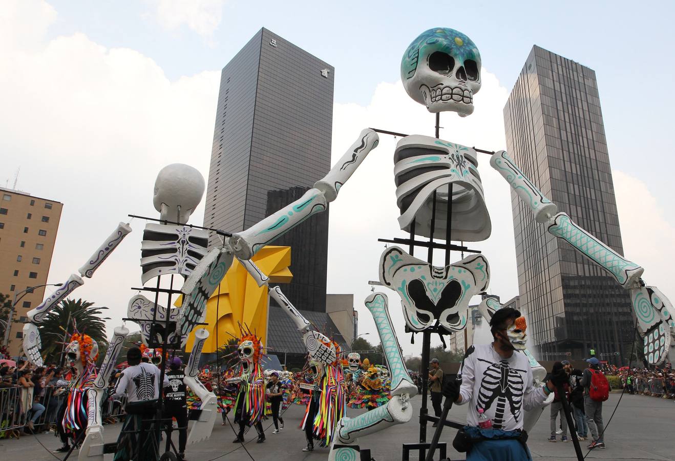 Fotos: Desfiles tradicionales por los festejos del Día de Muertos en México