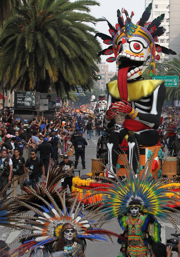 Fotos: Desfiles tradicionales por los festejos del Día de Muertos en México