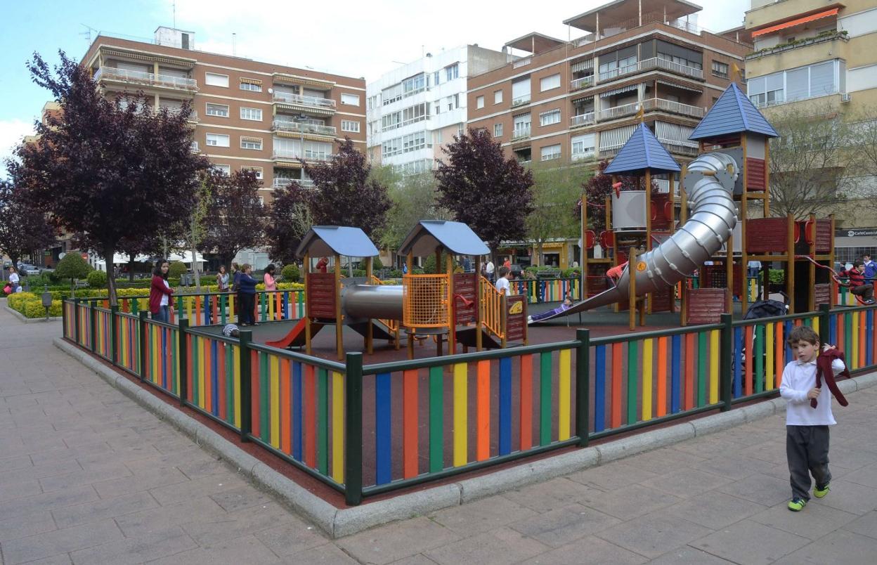 La Diputación pedía desvincular a los Alfereces (en la imagen) del cuerpo del ejército franquista. 