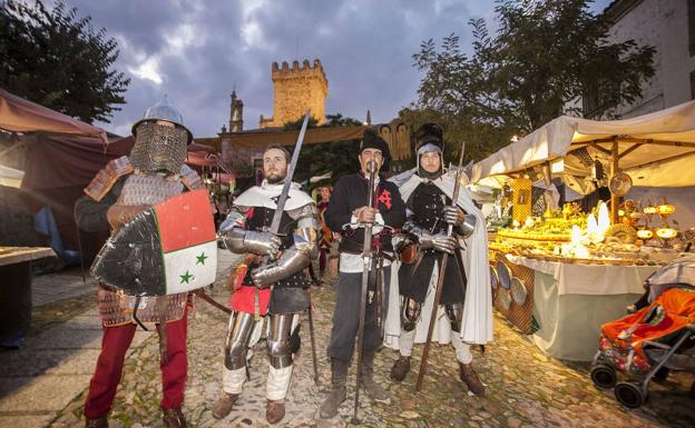 Imagen principal - Fin de semana micológico con visita de Carlos V, ambiente medieval y ritmos de jazz