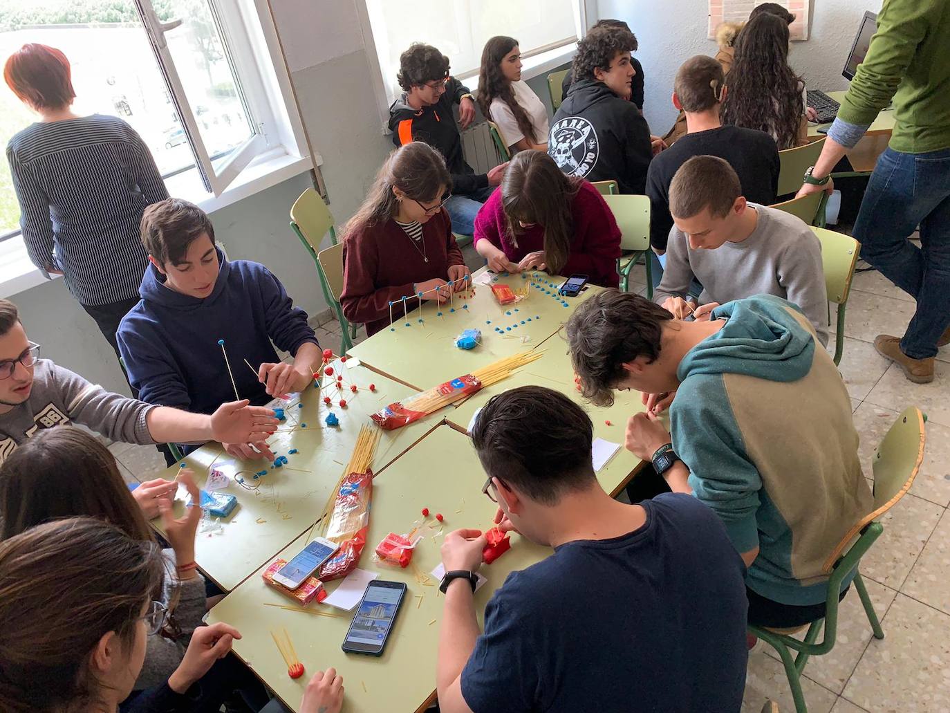 Creación y uso de juegos con información de la Unión Europea. 