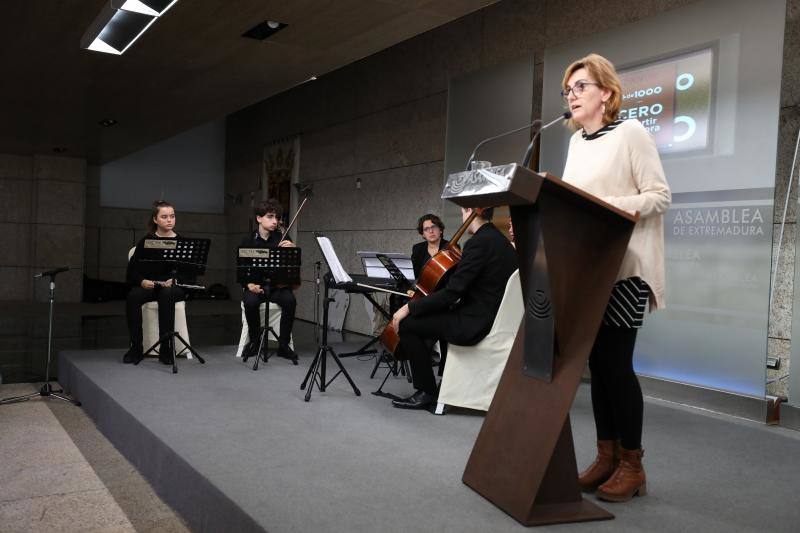 Extremadura ha invitado este lunes a combatir la violencia de género como una «cuestión de Estado» y ha recalcado que no es tiempo «de miedos ni de pasos atrás».