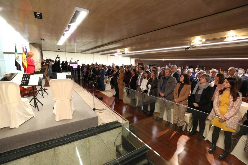 Extremadura ha invitado este lunes a combatir la violencia de género como una «cuestión de Estado» y ha recalcado que no es tiempo «de miedos ni de pasos atrás».