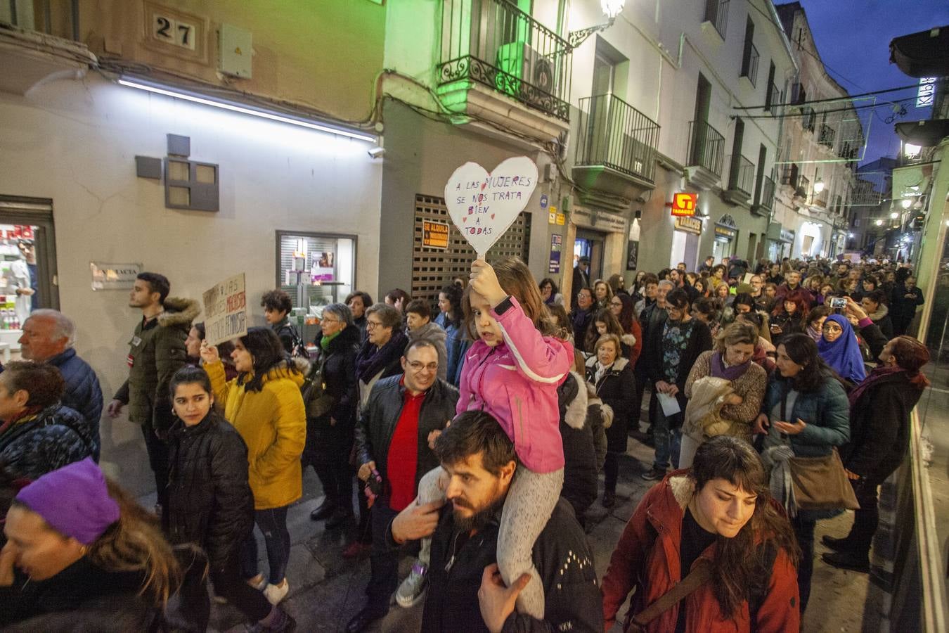 Manifestación contra la violencia de género en Cáceres
