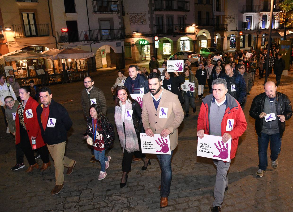 Manifestación contra la violencia de género en Plasencia