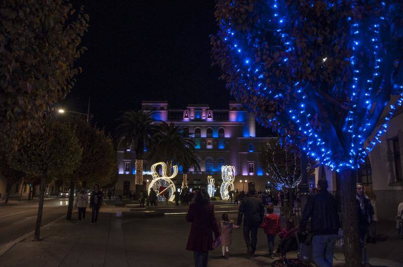 El Mercado Navideño del Paseo de San Francisco y la Nochevieja infantil en horario matinal y la nocturna con las 'uvas de la suerte' y una disco-móvil son los principales atractivos del programa de la Navidad 2019. 