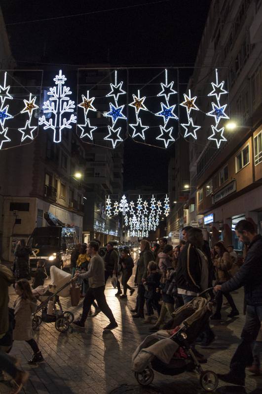 El Mercado Navideño del Paseo de San Francisco y la Nochevieja infantil en horario matinal y la nocturna con las 'uvas de la suerte' y una disco-móvil son los principales atractivos del programa de la Navidad 2019. 