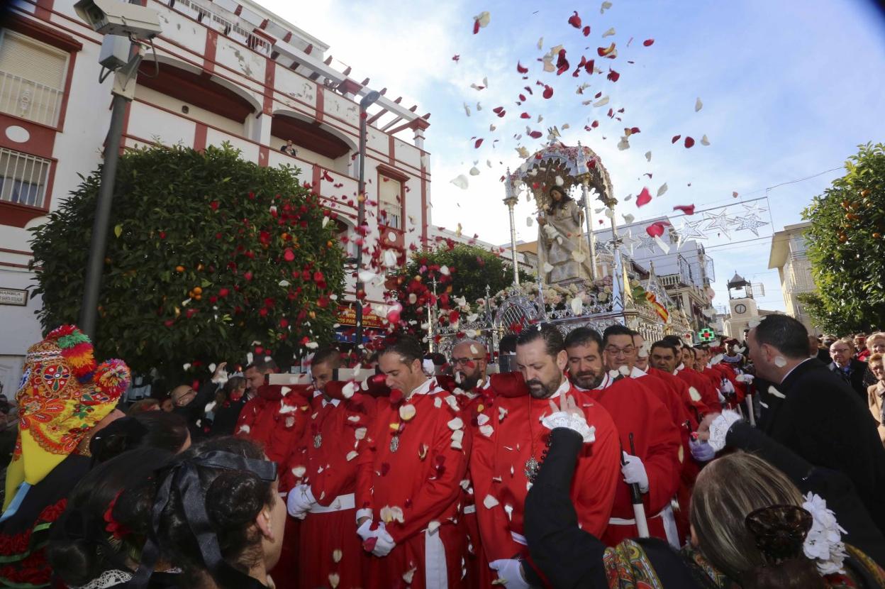 Procesión de la Mártir Santa Eulalia por las calles de Mérida. :: j. m. romero