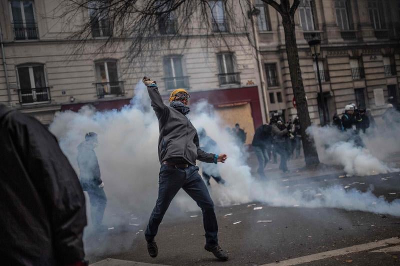 Fotos: Las calles francesas retumban contra Macron