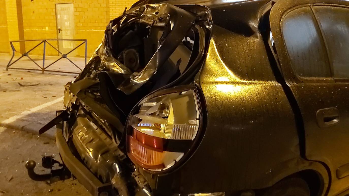 Fotos: Un conductor ebrio resulta herido en Plasencia al embestir a un vehículo en el que viajaban un hombre y su mujer embarazada