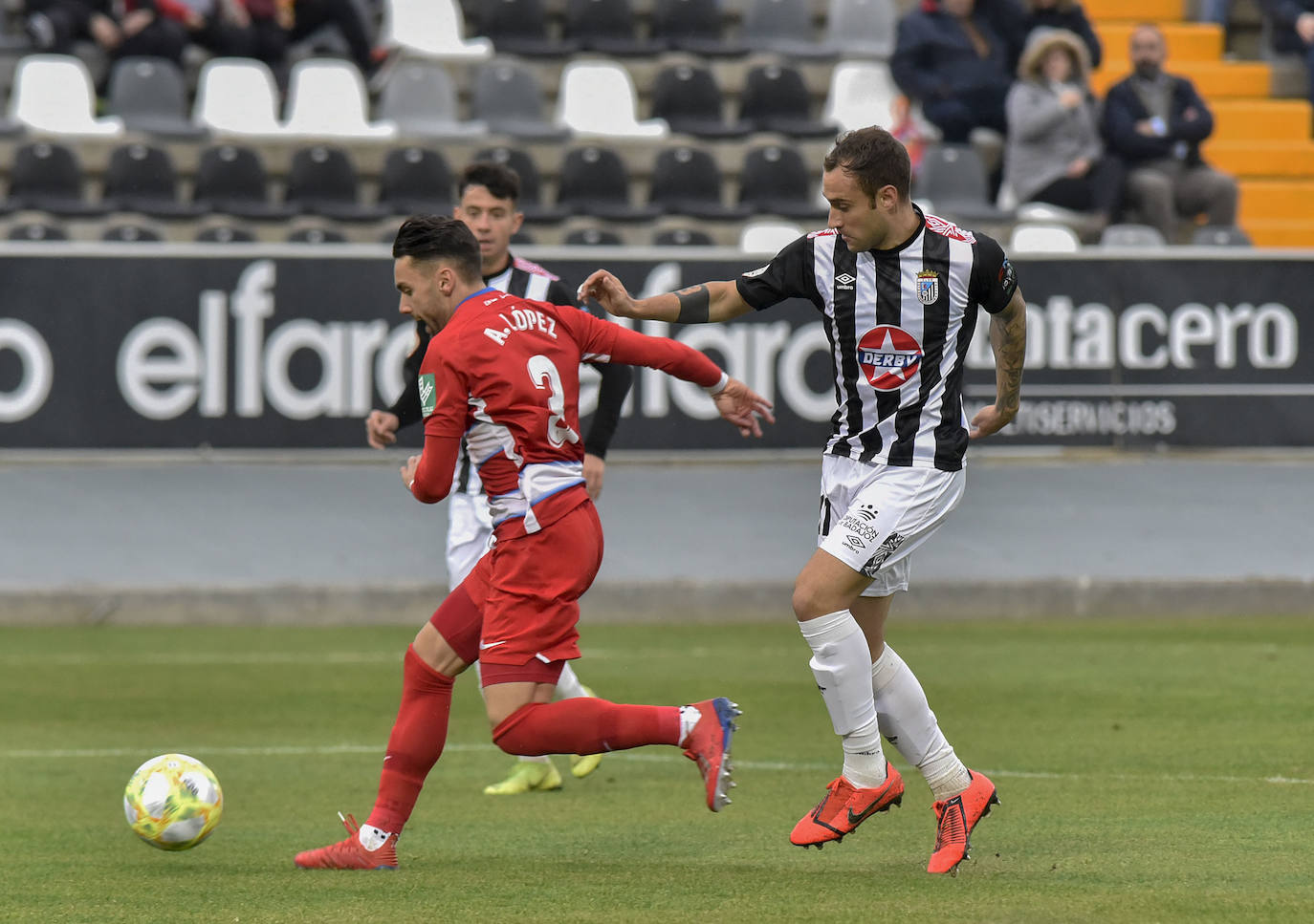Fotos: El partido Badajoz 4 - 0 Granada B, en imágenes