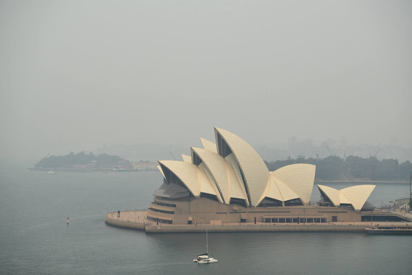 Fotos: El humo y la neblina de los incendios en Nueva Gales del Sur se cierne sobre Sydney