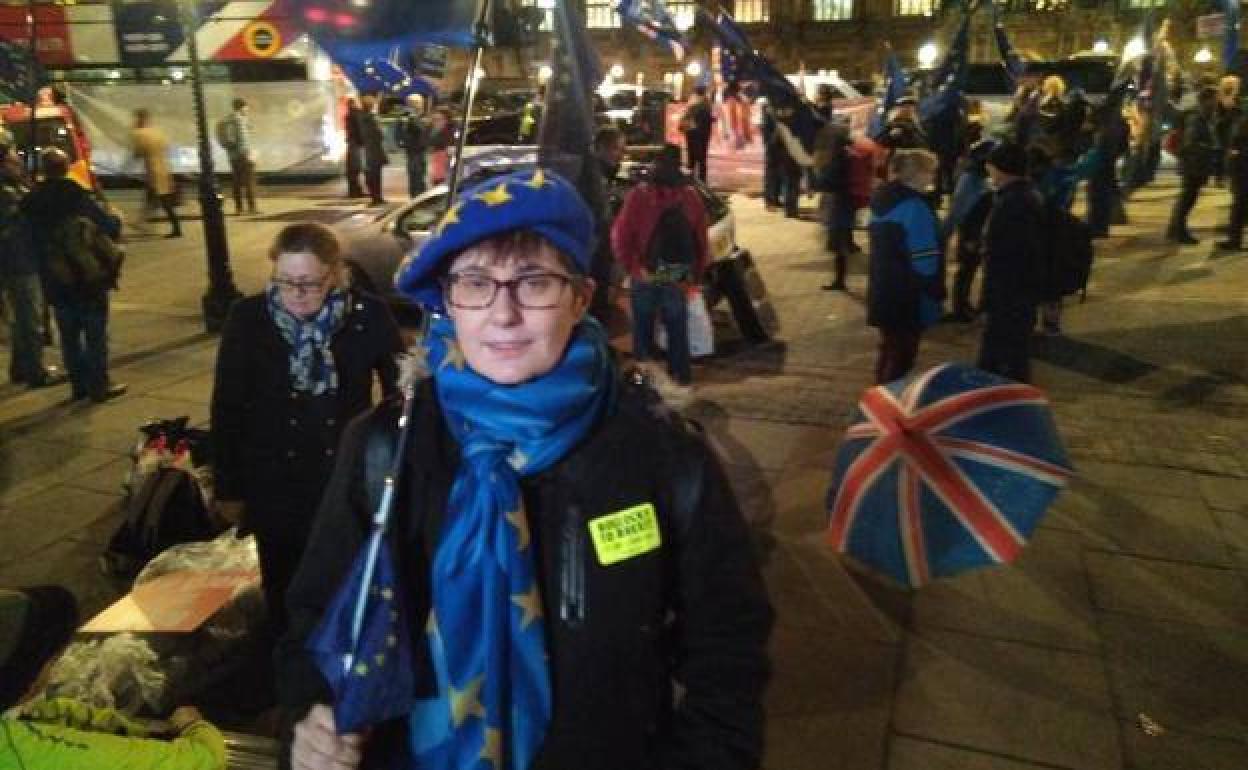 Aratxu Blanco, durante una de las protestas ante el Parlamento británico.