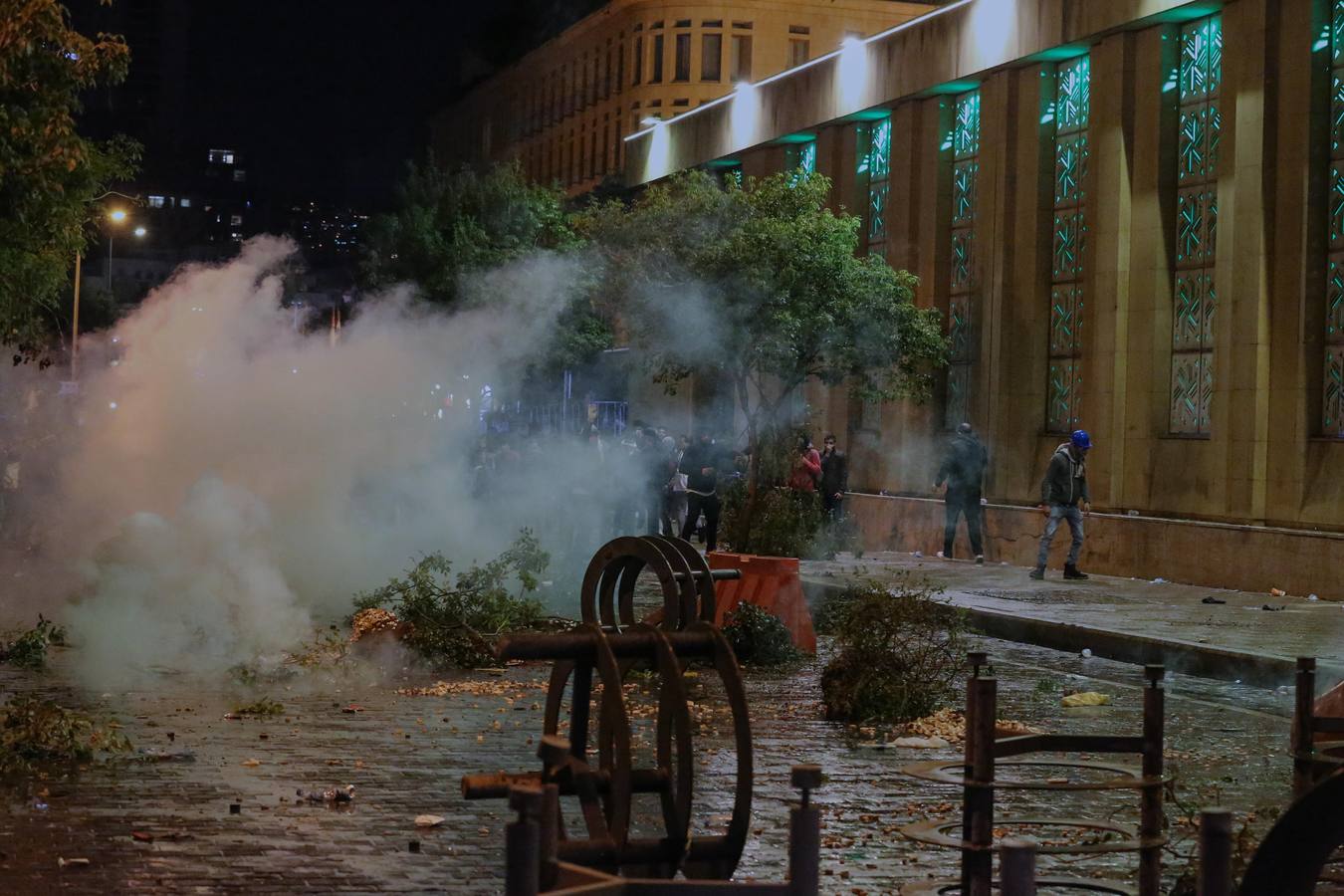 Fotos: Enfrentamientos entre policías y manifestantes en Beirut