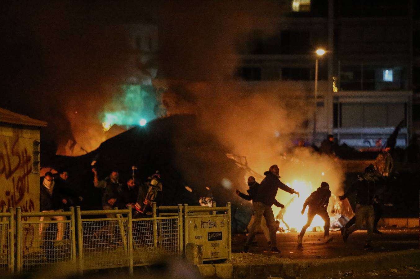 Fotos: Enfrentamientos entre policías y manifestantes en Beirut