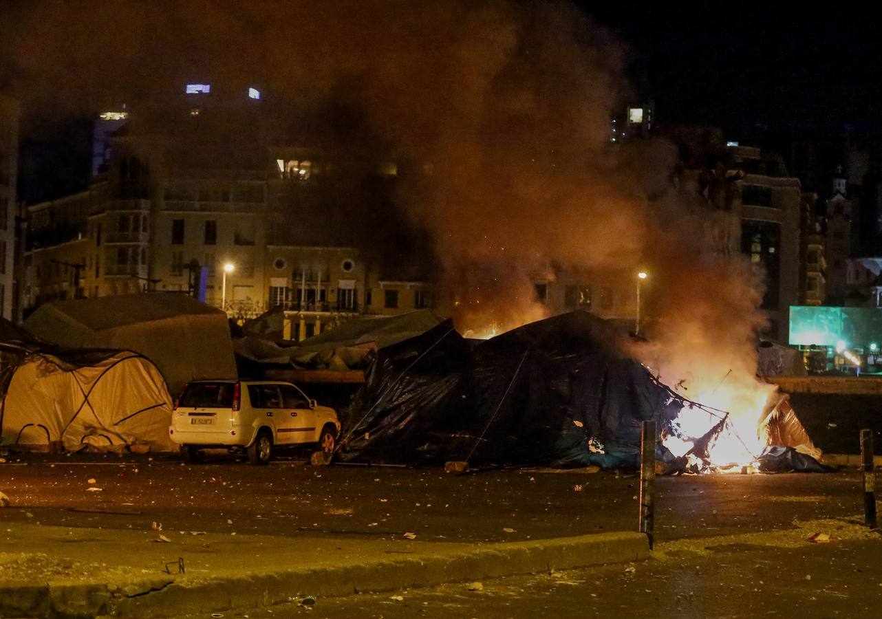 Fotos: Enfrentamientos entre policías y manifestantes en Beirut