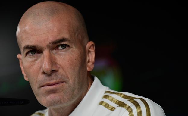 Zinedine Zidane durante su comparecencia ante los medios 