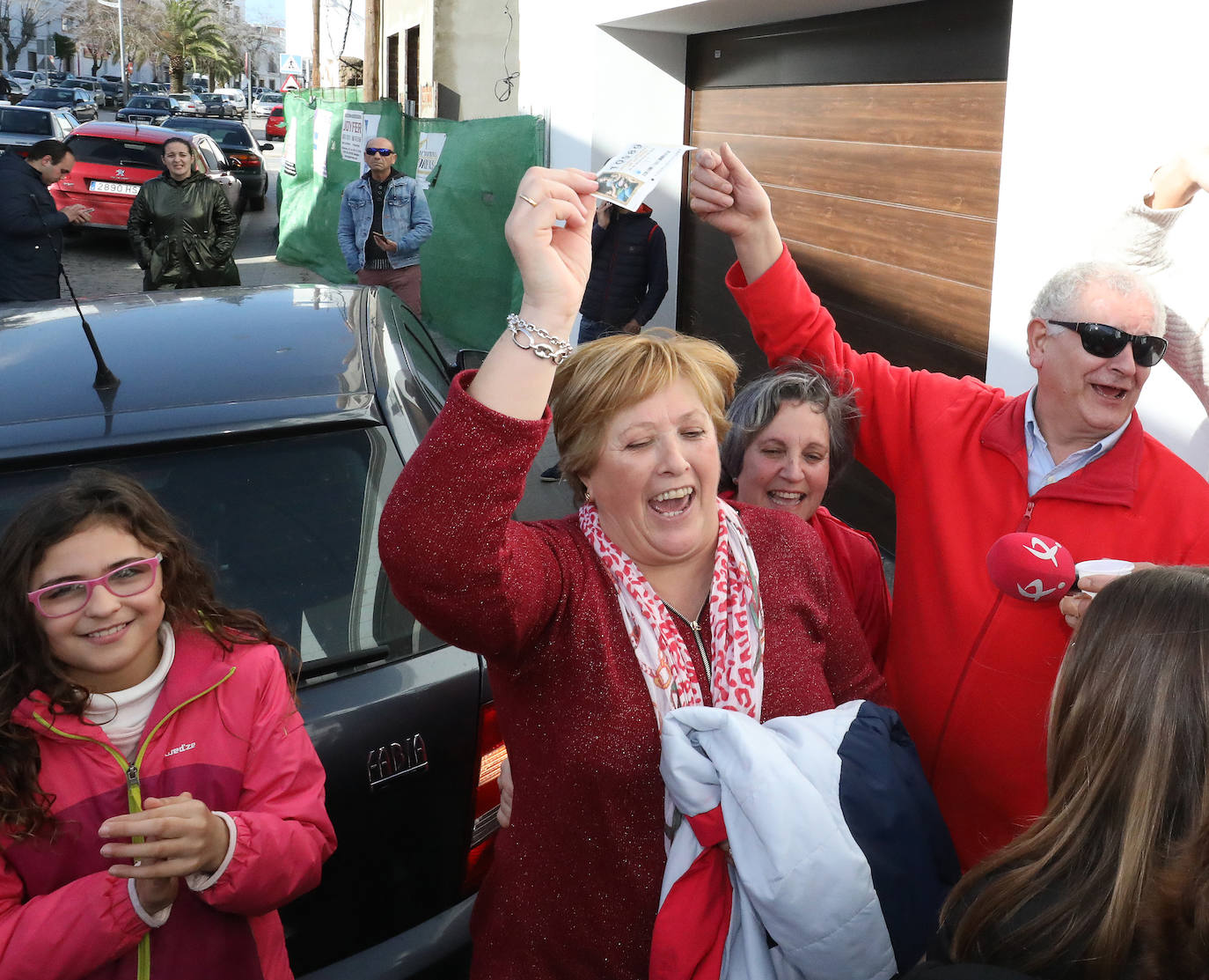 Los agraciados de Fuente del Maestre celebran el premio