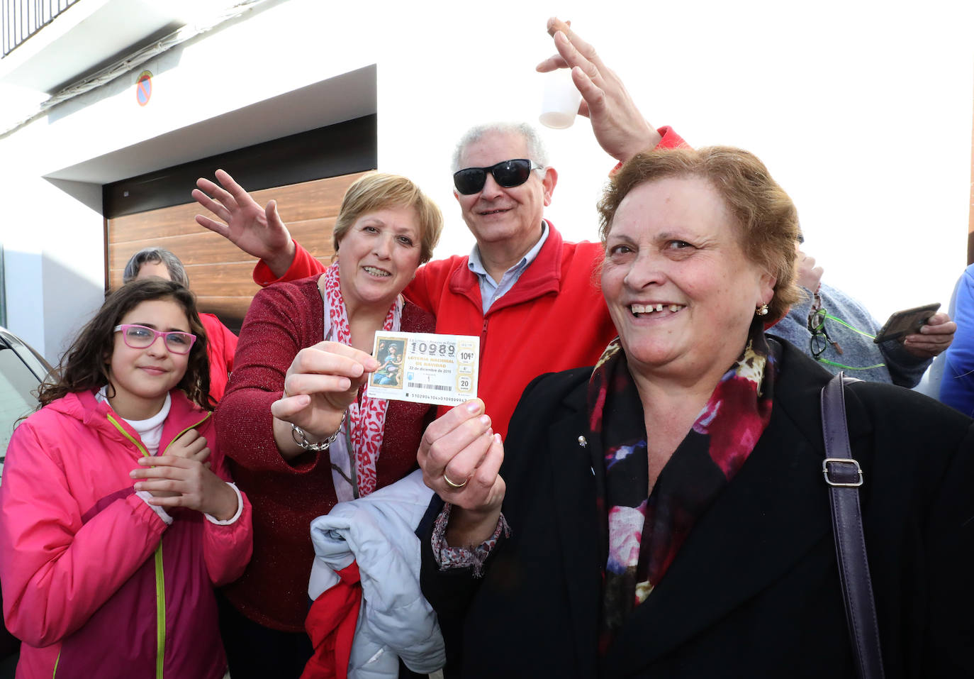 Los agraciados de Fuente del Maestre celebran el premio