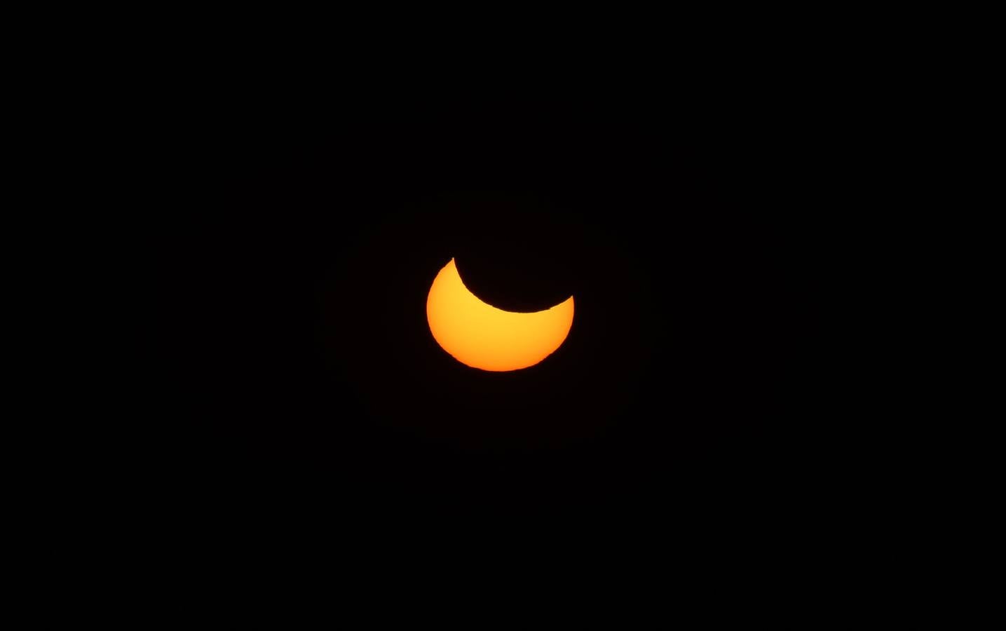 Fotos: Eclipse solar en los Emiratos Arabes Unidos