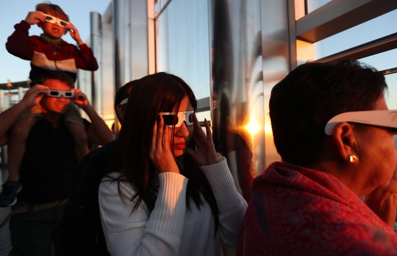 Fotos: Eclipse solar en los Emiratos Arabes Unidos