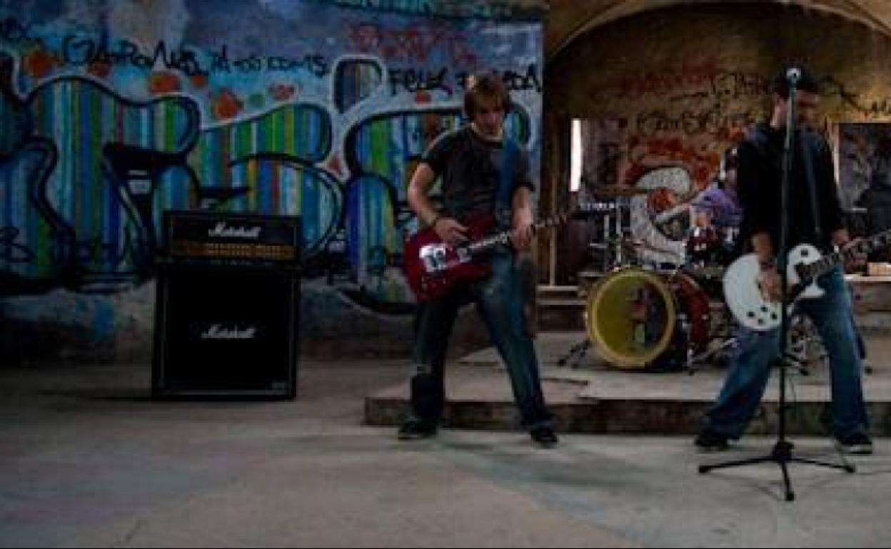 La Bruja Roja pone el ritmo en la Plaza Mayor