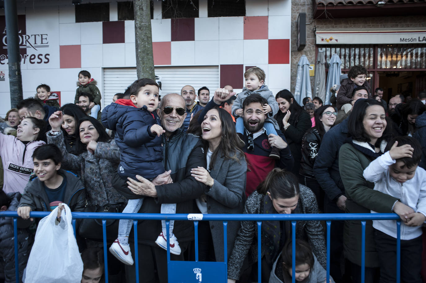 Fotos: Los Reyes Magos llenan de ilusión Badajoz