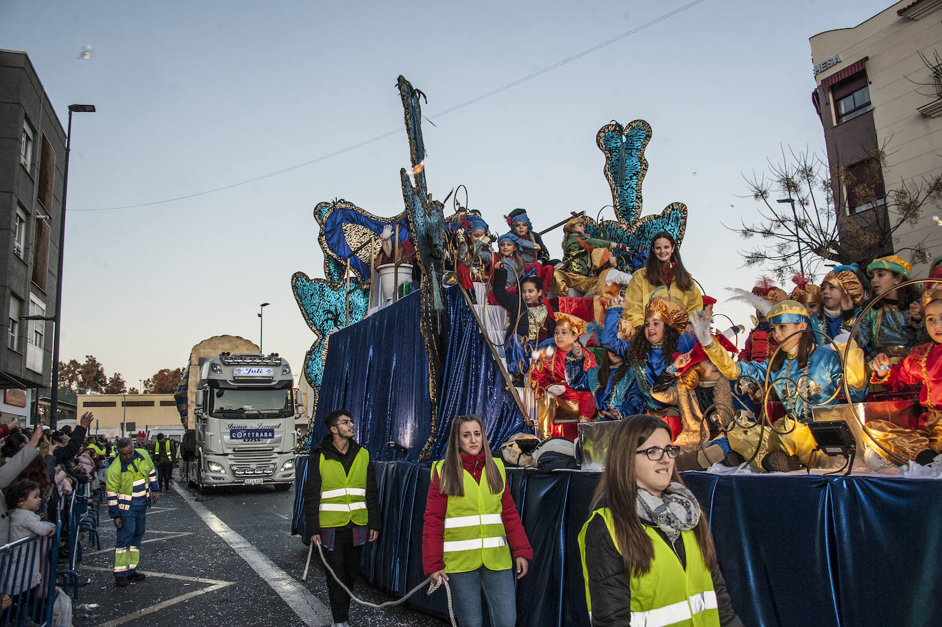 Fotos: Los Reyes Magos llenan de ilusión Badajoz