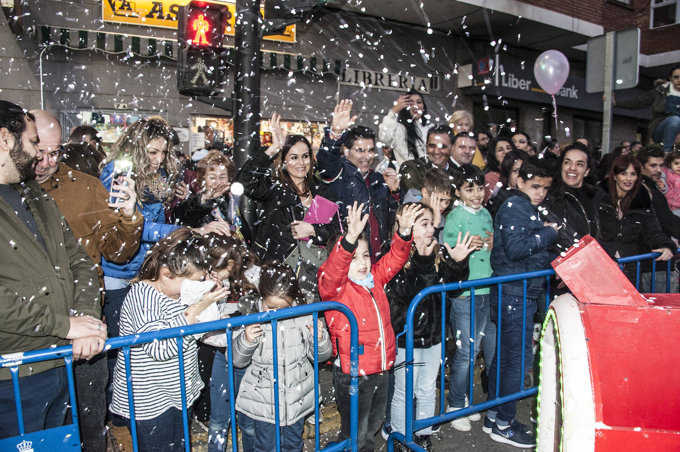 Fotos: Los Reyes Magos llenan de ilusión Badajoz