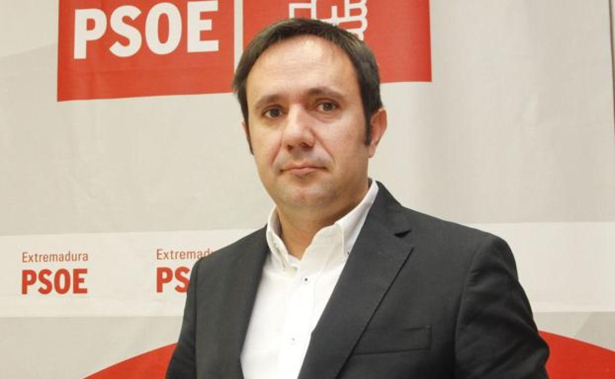 El diputado extremeño César Ramos denuncia presiones y acoso ante la sesión de investidura