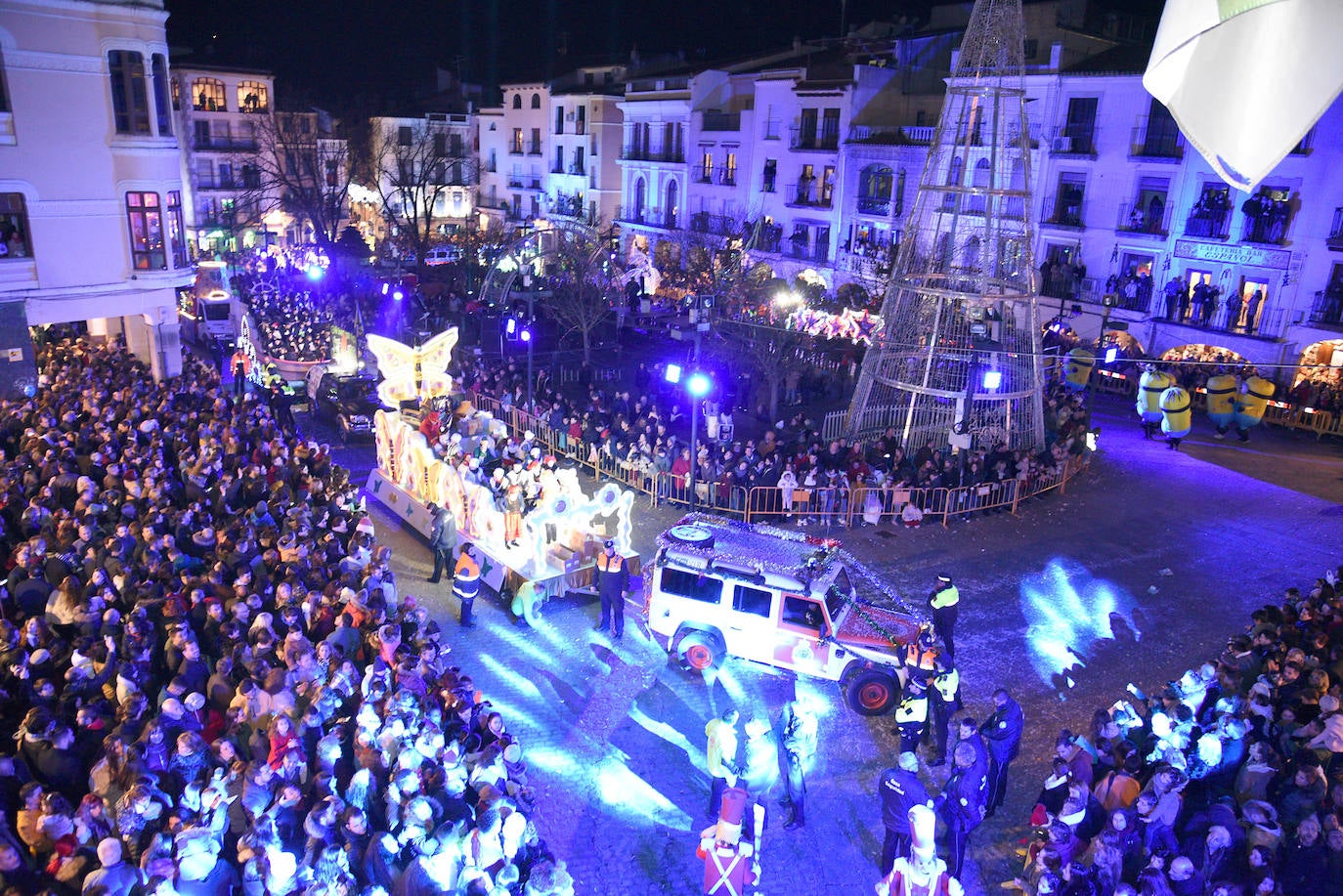 Fotos: Miles de personas reciben a los Reyes Magos en Plasencia