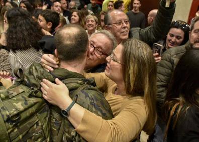 Imagen secundaria 1 - El primer contingente de militares extremeños desplegados en Letonia ya está en Badajoz