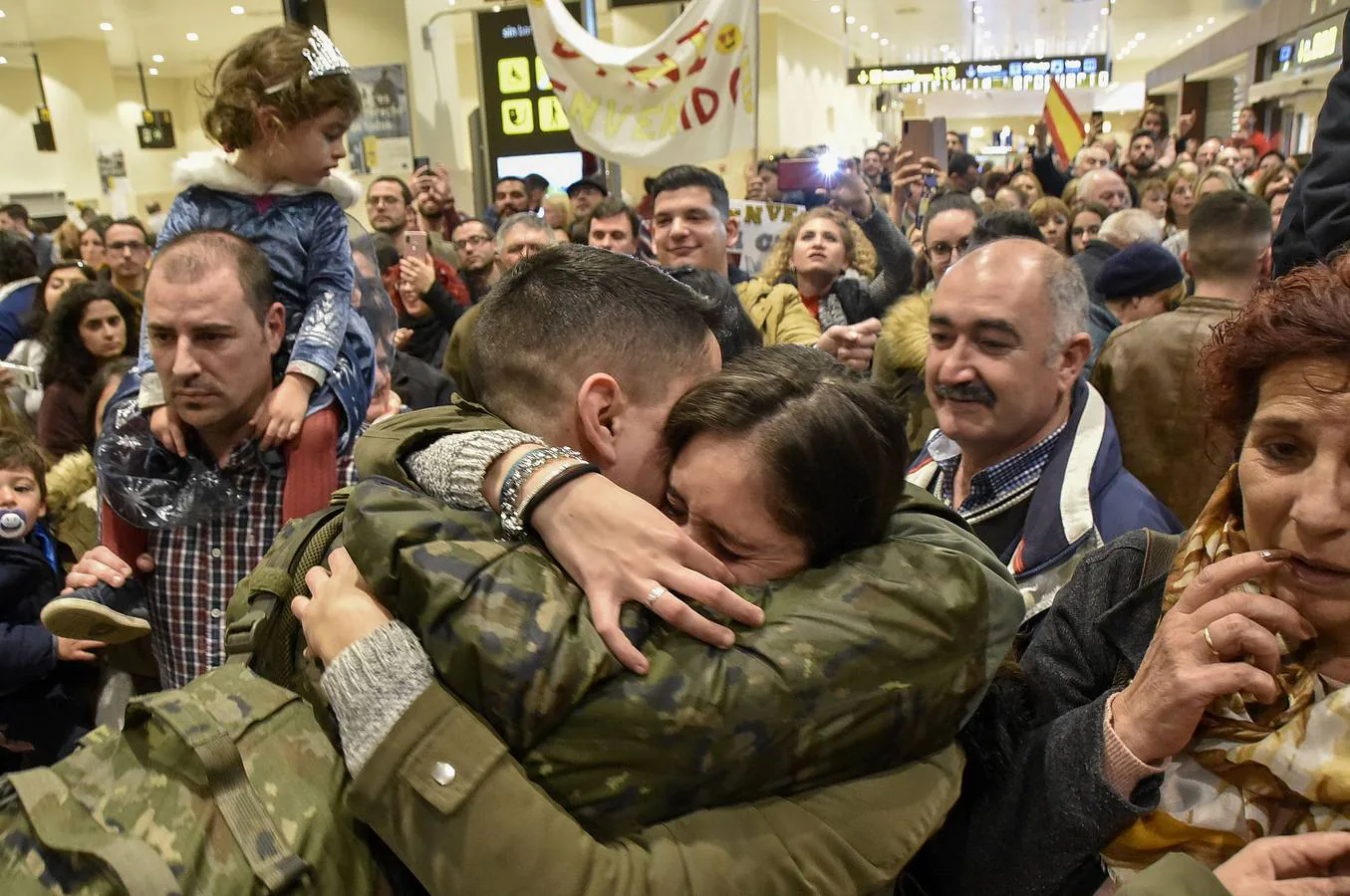 Fotos: Regresa Badajoz el primer contingente de militares extremeños desplegados en Letonia