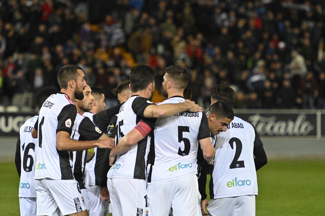 Los de Nafti superal al Cartagena en un partido vibrante gracias a dos goles de Pablo Vázquez.: 