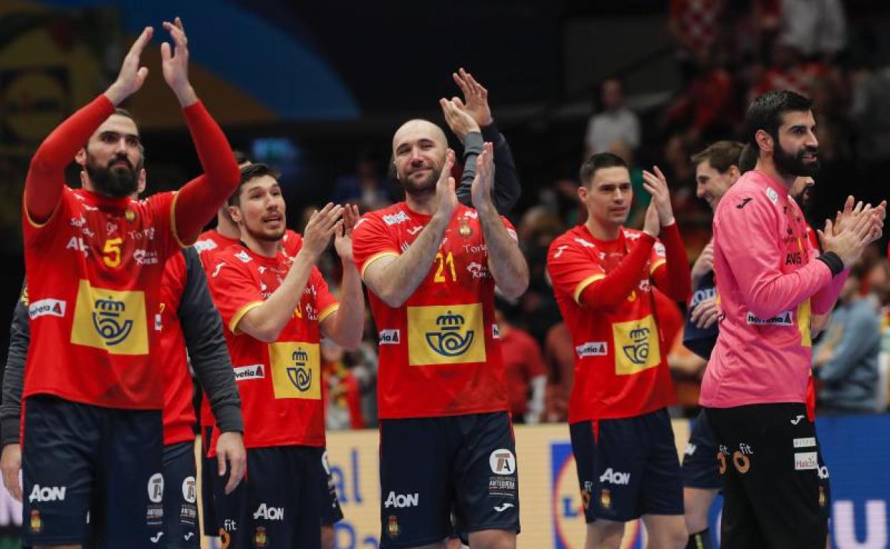Los jugadores de la selección celebran su victoria ante la República Checa. 
