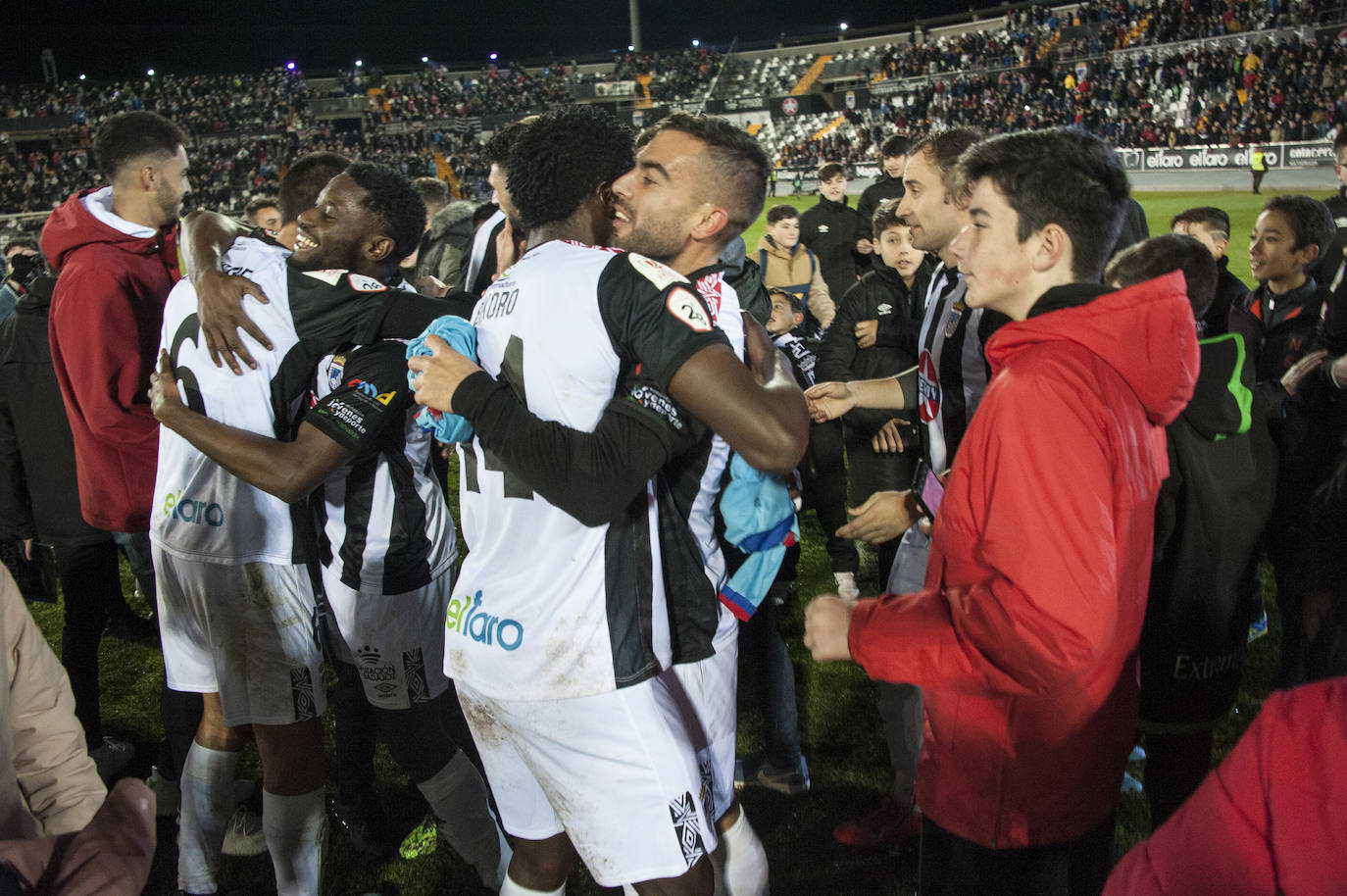 13.000 espectadores disfrutaron de la victoria del CD Badajoz ante el Eibar