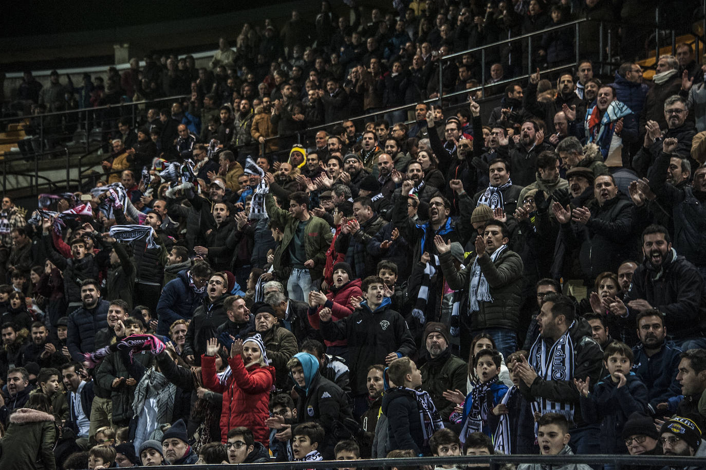 13.000 espectadores disfrutaron de la victoria del CD Badajoz ante el Eibar