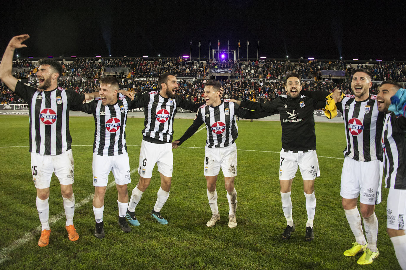 13.000 espectadores disfrutaron de la victoria del CD Badajoz ante el Eibar