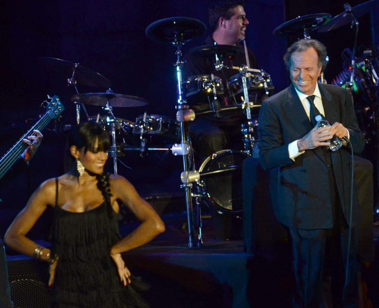 Actuación de Julio Iglesias en el Teatro Romano en 2013. :: brígido