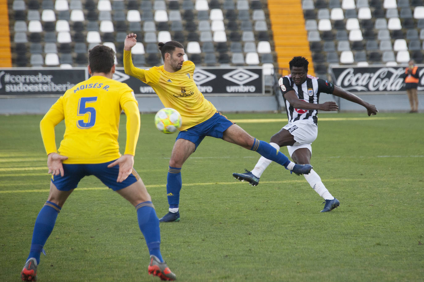 Fotos: Las mejores imágenes del CD Badajoz-Cádiz