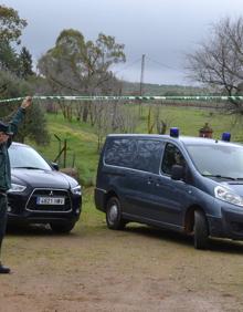 Imagen secundaria 2 - El cadáver de la mujer asesinada en Zafra es trasladado al Instituto Anatómico Forense de Badajoz