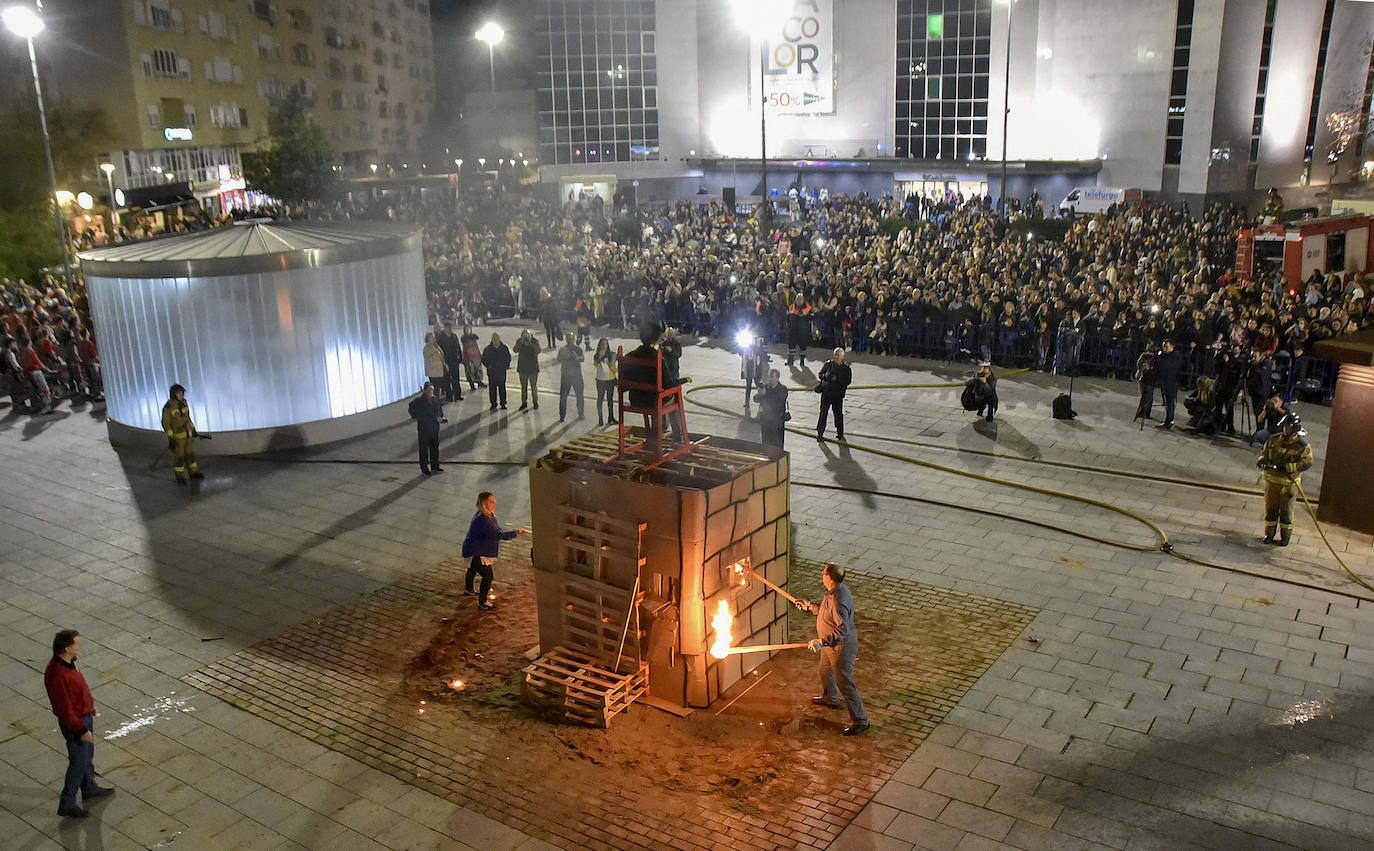 Fotos: La quema del Marimanta abre la programación carnavalera