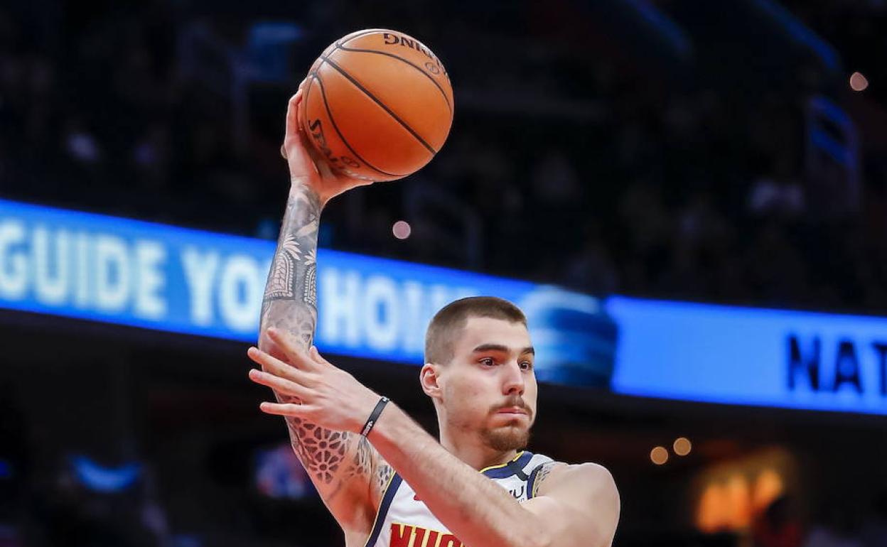 Juancho, en un partido con los Denver Nuggets. 