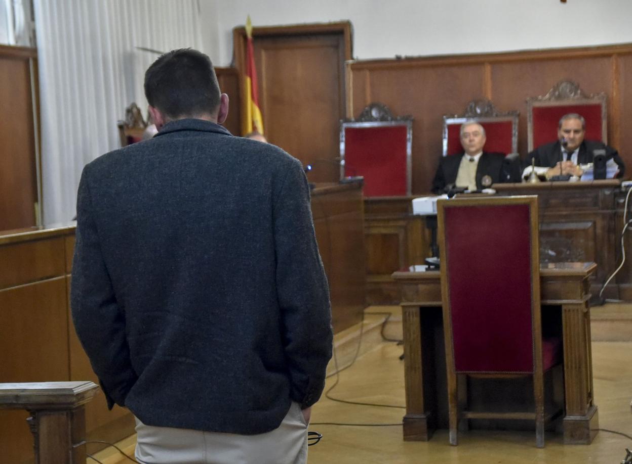 El acusado reconoció que cuando ocurrieron los hechos consumía drogas. :: c. moreno