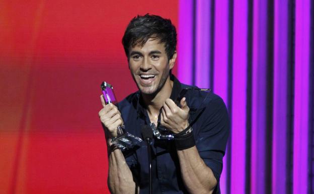 Enrique Iglesias. 