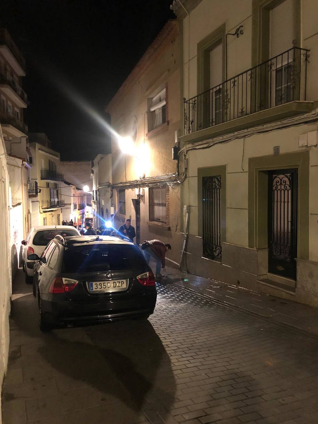 La Policía Nacional ha acordonado Baños y alrededores por un escape en la acometida a una vivienda